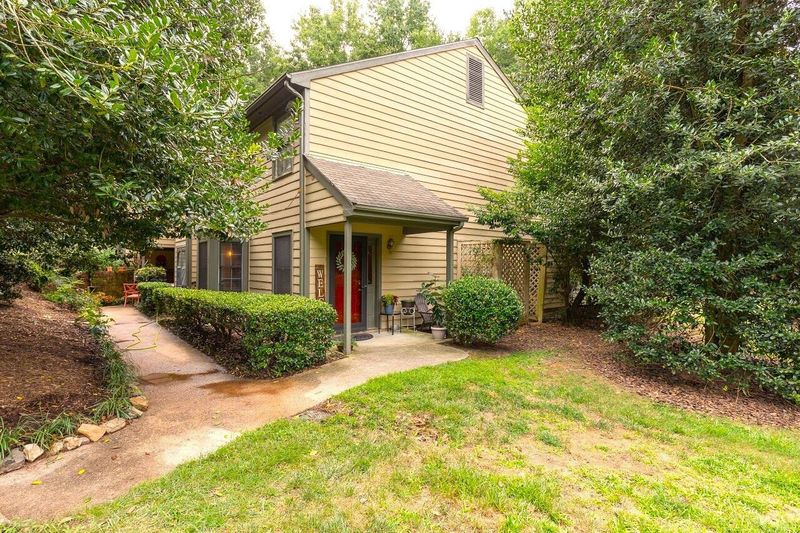 404 Broad Leaf Cir #404, Raleigh, NC 27613
