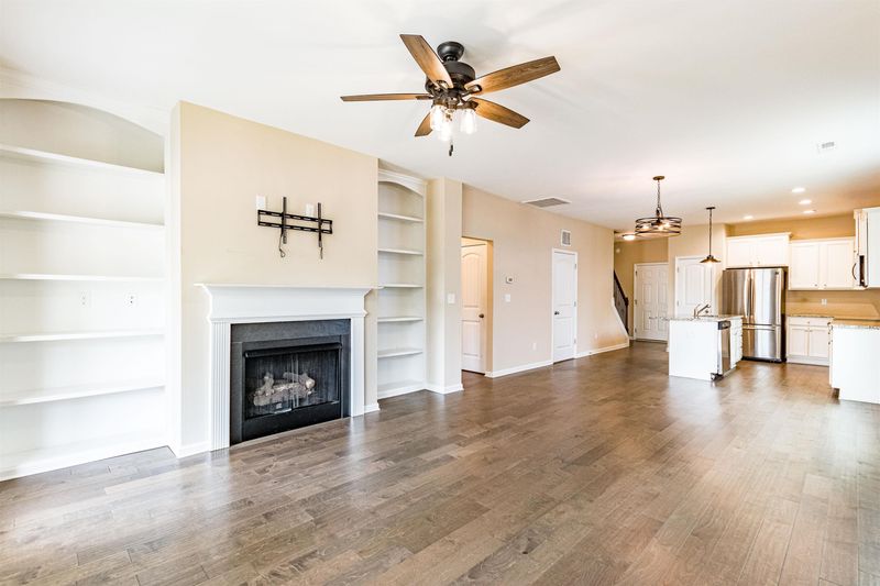 404 Crawford Pw, Clayton, NC 27520