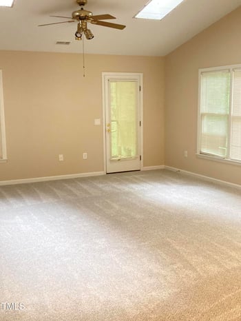 404 Creekway Dr, Fuquay Varina, NC 27526