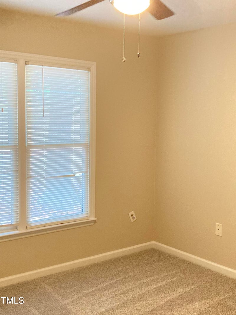 404 Creekway Dr, Fuquay Varina, NC 27526