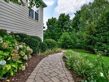404 Crooked Pine Dr, Cary, NC 27519