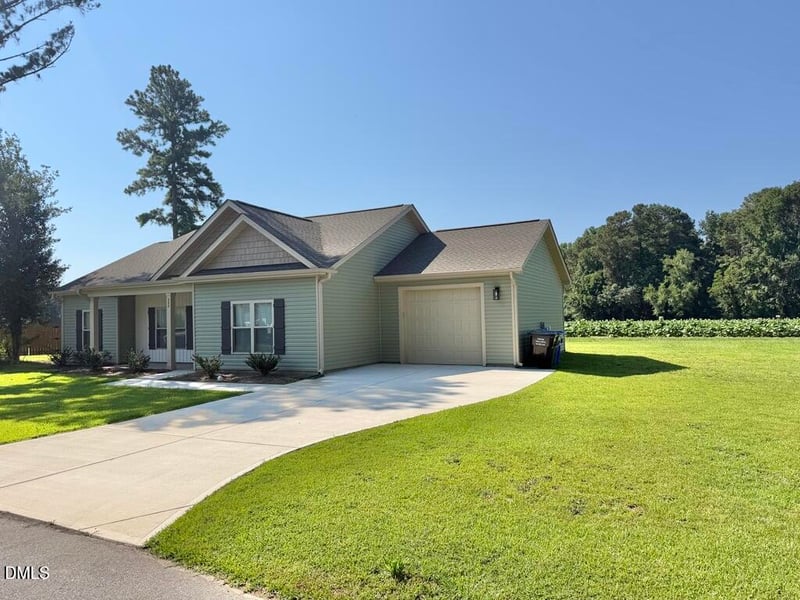 404 Eastwood Dr, Benson, NC 27504