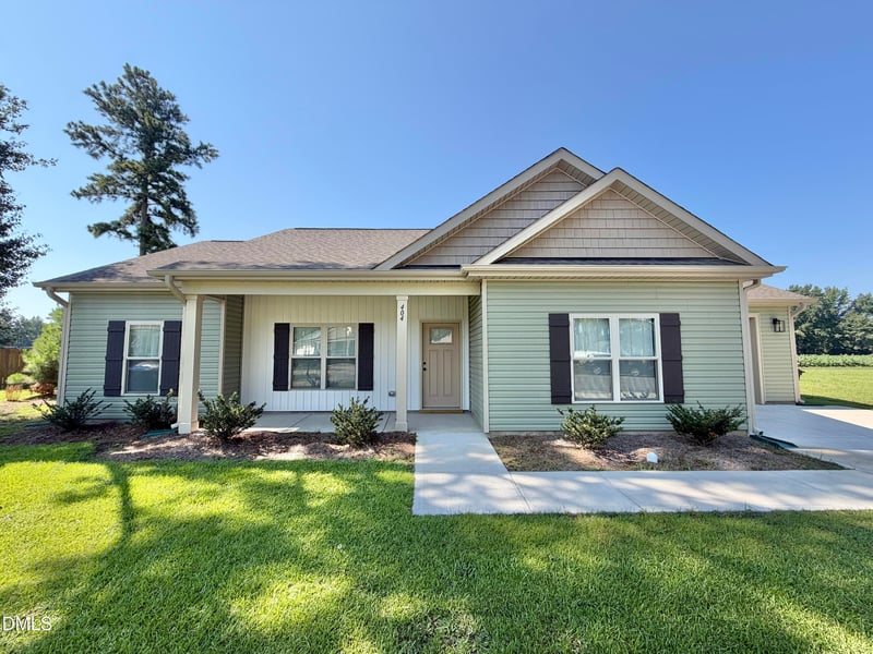 404 Eastwood Dr, Benson, NC 27504