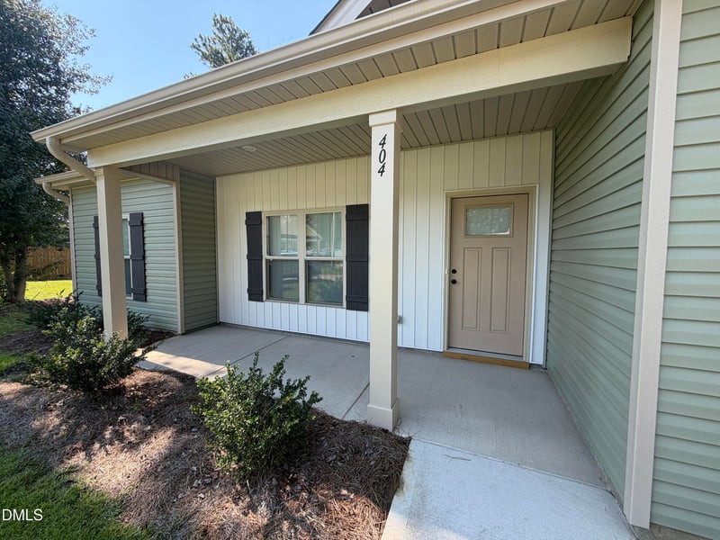 404 Eastwood Dr, Benson, NC 27504