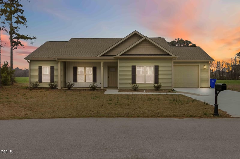 404 Eastwood Dr, Benson, NC 27504