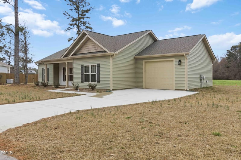 404 Eastwood Dr, Benson, NC 27504