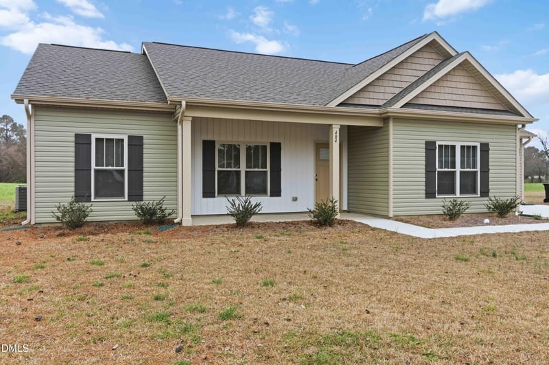404 Eastwood Dr, Benson, NC 27504