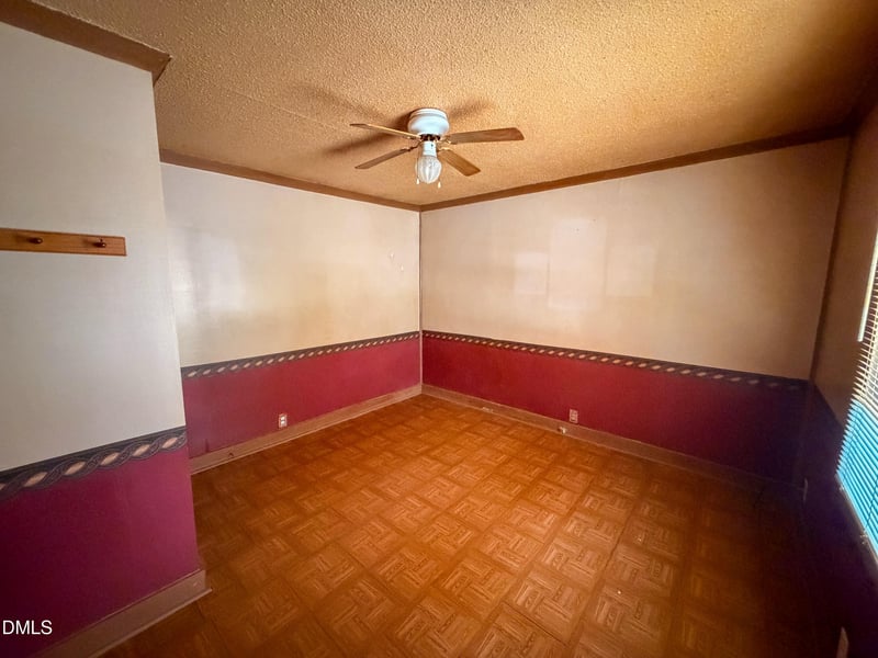 404 Elizabeth St, Selma, NC 27576