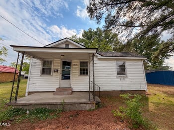 404 Elizabeth St, Selma, NC 27576