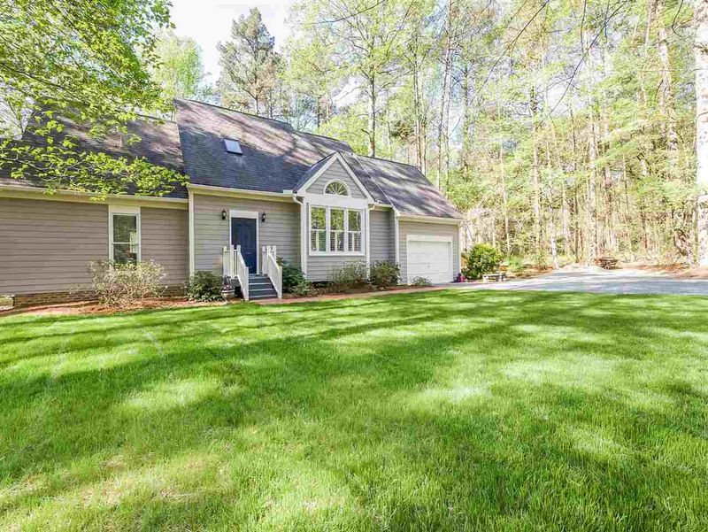 404 Gibbon Dr, Chapel Hill, NC 27516