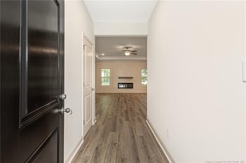 404 Gleneagles Ct, Fayetteville, NC 28311