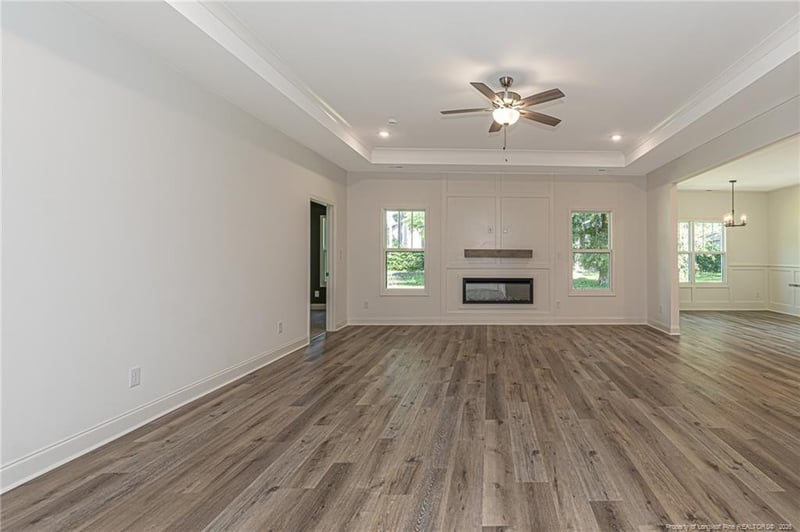 404 Gleneagles Ct, Fayetteville, NC 28311