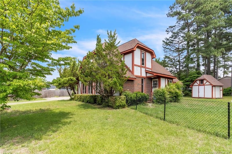 404 Gleneagles Ct, Fayetteville, NC 28311