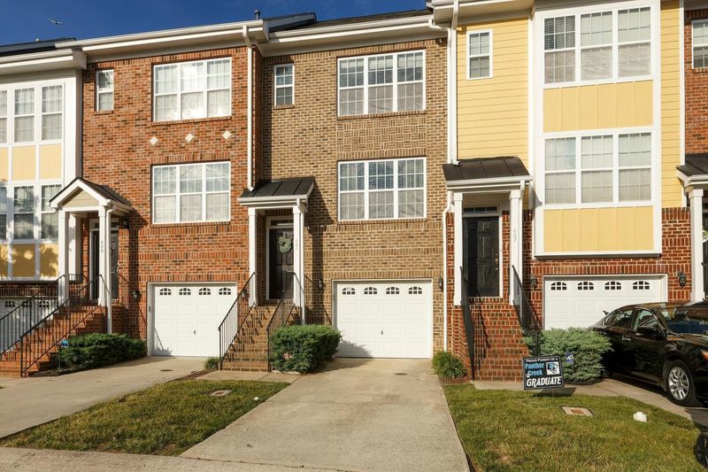 404 Hofman Ct, Cary, NC 27519