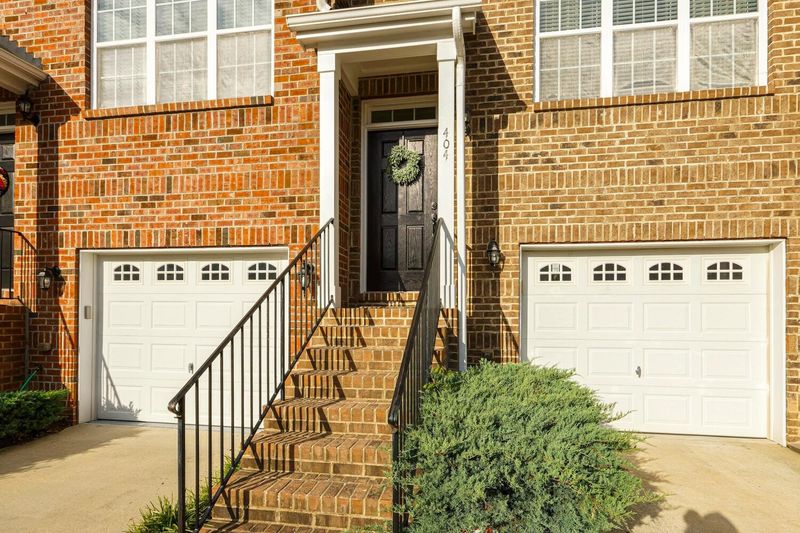 404 Hofman Ct, Cary, NC 27519
