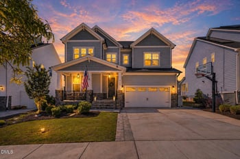 404 Honeyridge Ln, Holly Springs, NC 27540