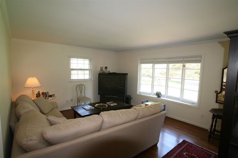 404 Latimer Dr, Raleigh, NC 27609