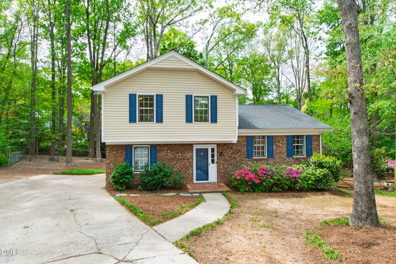 404 Lynchester Ct, Raleigh, NC 27615