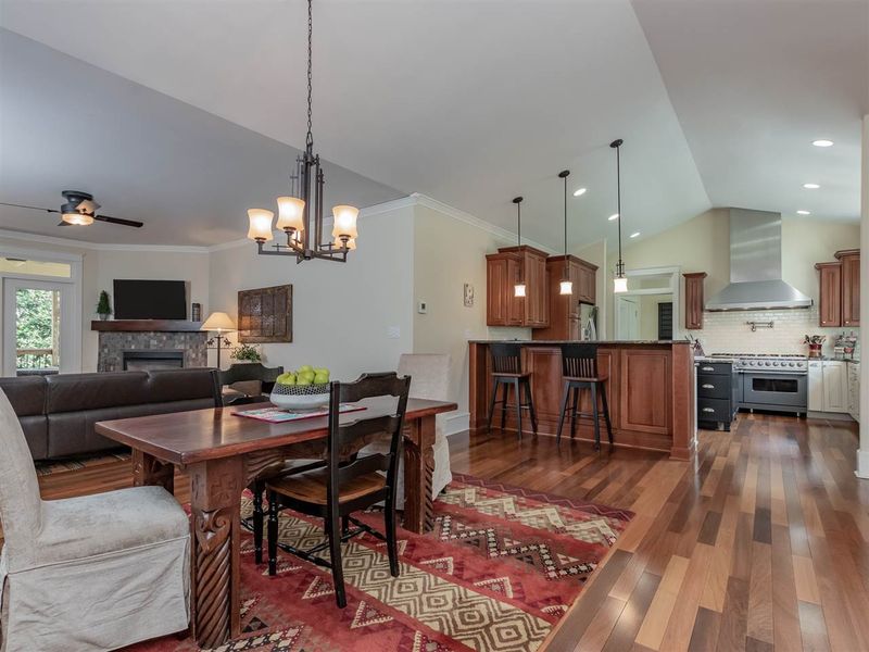 404 Mickey Ln, Cary, NC 27513