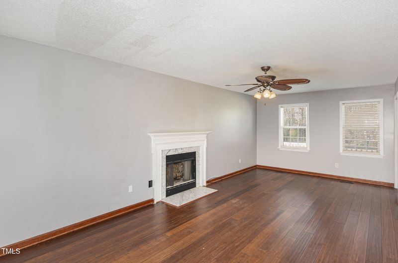 404 Mohawk Trl, Clayton, NC 27527