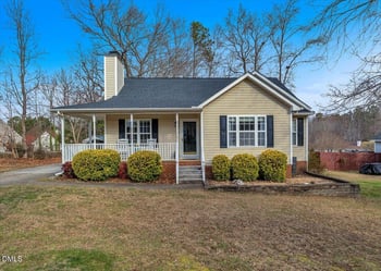 404 Noonday Ct, Holly Springs, NC 27540