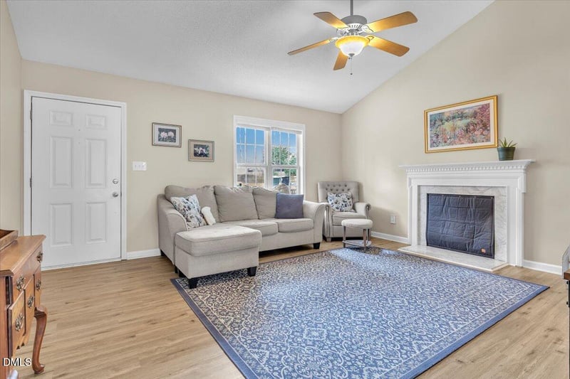 404 Noonday Ct, Holly Springs, NC 27540