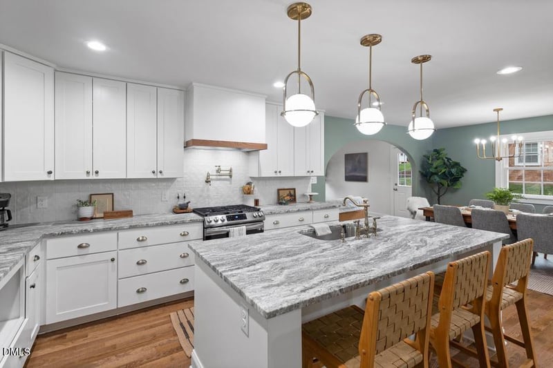 404 Pinecroft Dr, Raleigh, NC 27609