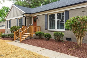 404 Pinecroft Dr, Raleigh, NC 27609