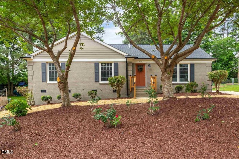 404 Pinecroft Dr, Raleigh, NC 27609
