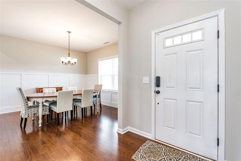 404 Richlands Cliff Dr, Youngsville, NC 27596
