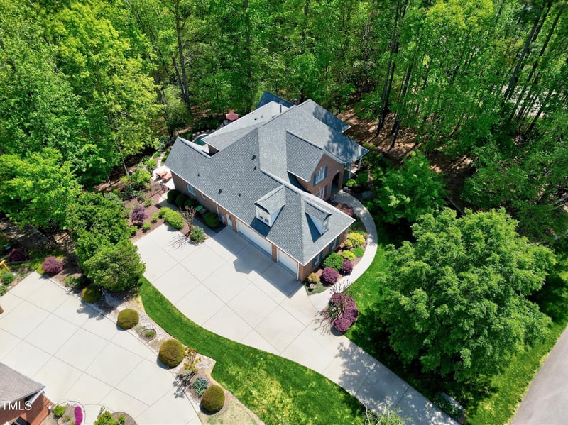404 Settlecroft Ln, Holly Springs, NC 27540