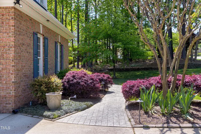 404 Settlecroft Ln, Holly Springs, NC 27540