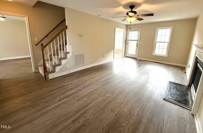404 Springside Dr, Holly Springs, NC 27540