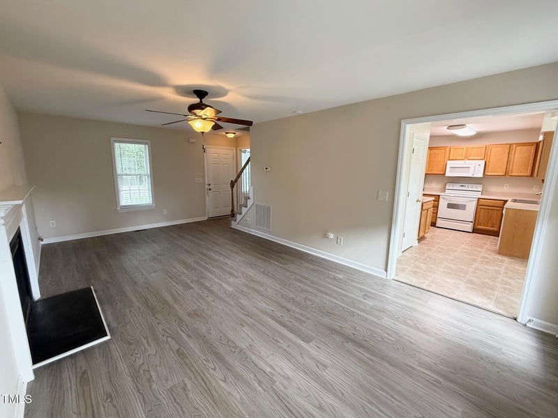 404 Springside Dr, Holly Springs, NC 27540