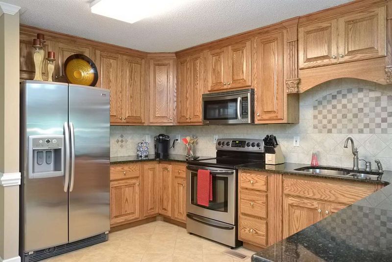 404 Stonebrook Dr, Clayton, NC 27520
