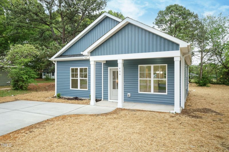 404 E Townsend St, Dunn, NC 28334