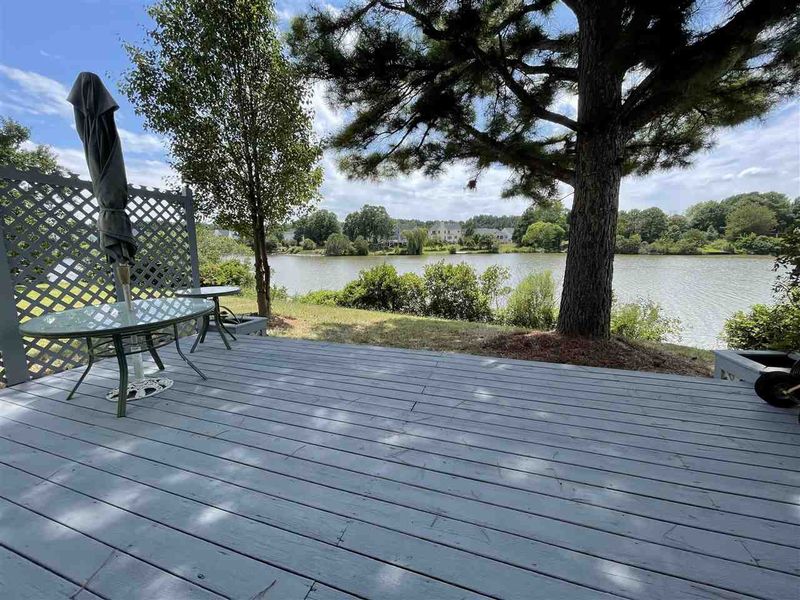 404 N Waters Edge Dr, Durham, NC 27703