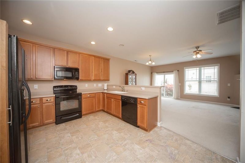 4047 Comrie Ln, Burlington, NC 27215