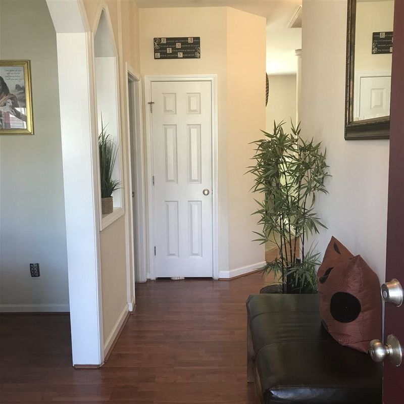 4049 Laurel Glen Dr, Raleigh, NC 27610