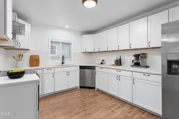 405 4th St, Mebane, NC 27302