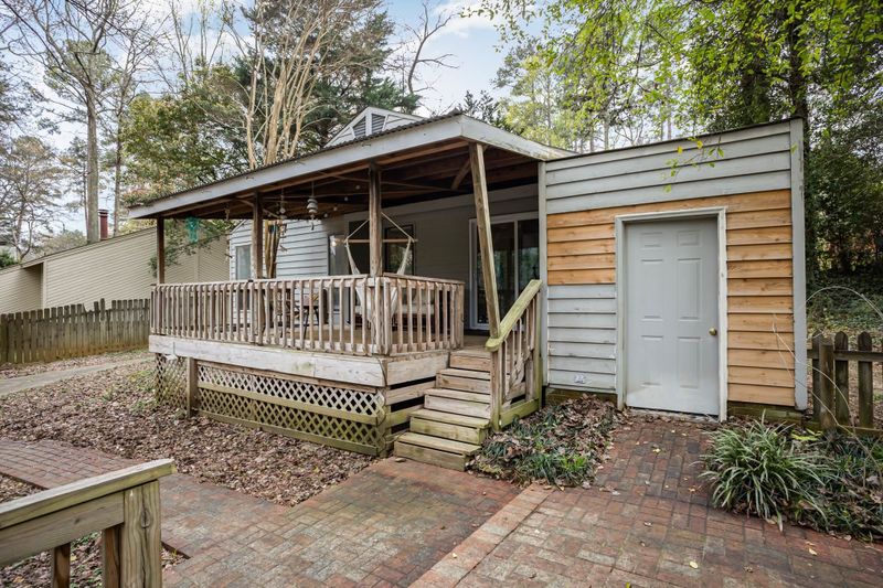 405 Ashebrook Dr, Raleigh, NC 27609