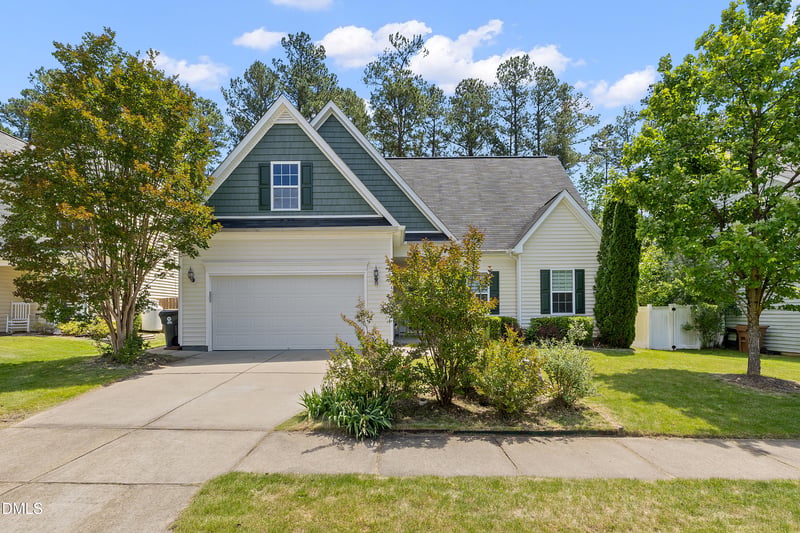 405 Braxcarr St, Holly Springs, NC 27540