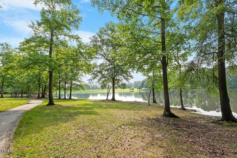 405 Commons Walk Cir, Cary, NC 27519