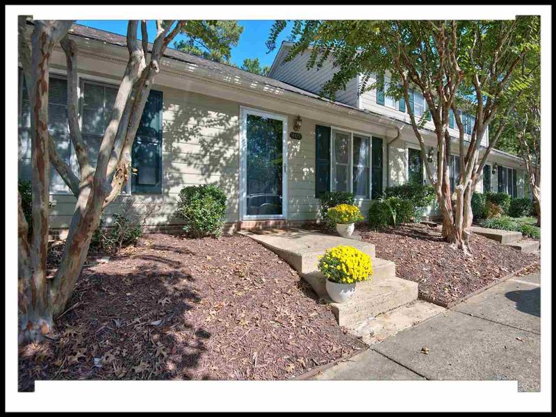 405 Gatehouse Ln, Durham, NC 27707