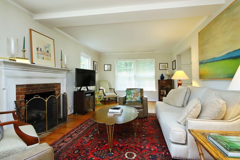 405 Glen Dr, Raleigh, NC 27609