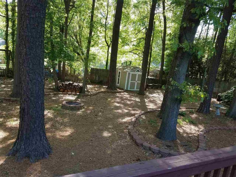 405 Holtz Ln, Cary, NC 27511
