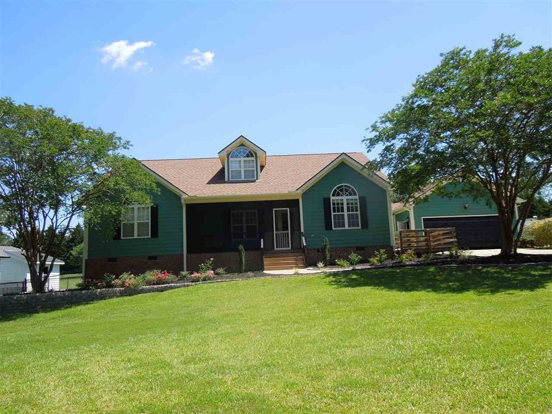 405 S Landing Dr, Clayton, NC 27520