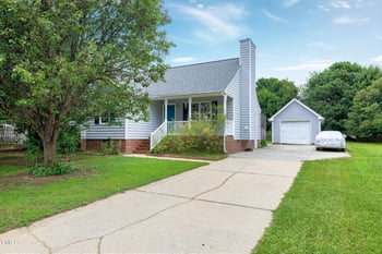 405 Maple Ave, Holly Springs, NC 27540