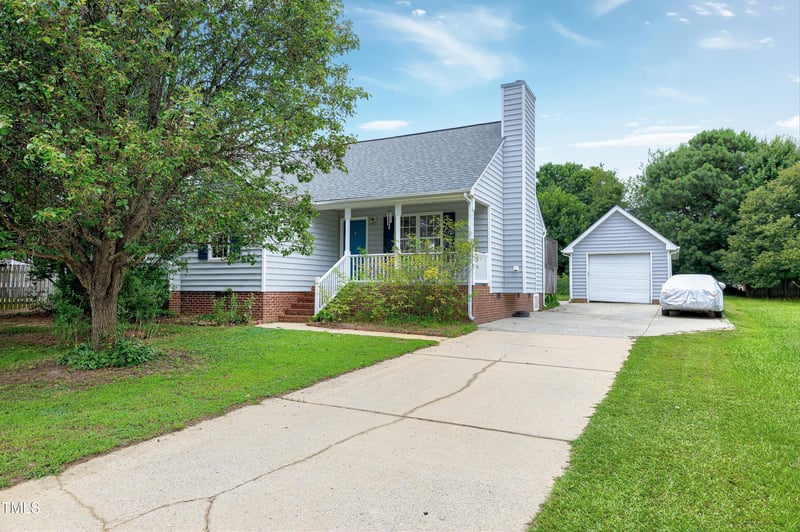 405 Maple Ave, Holly Springs, NC 27540