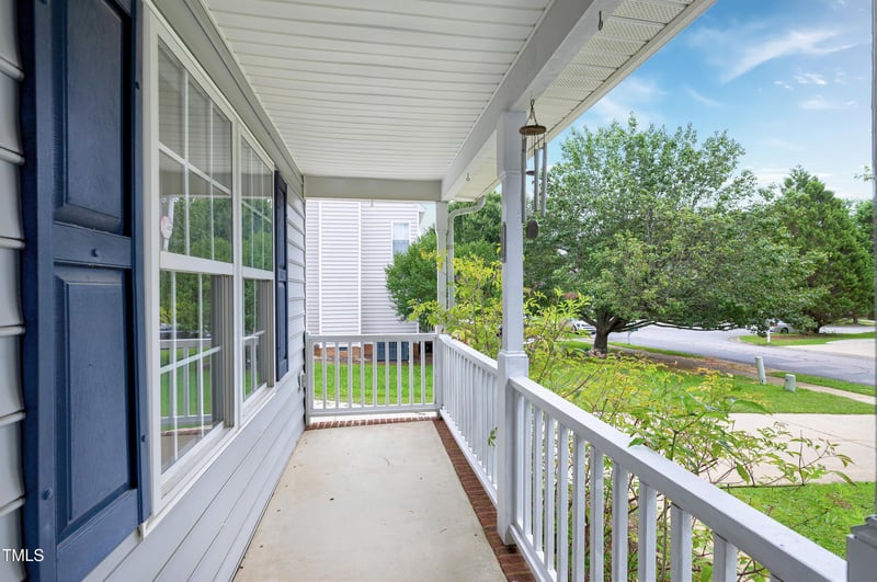 405 Maple Ave, Holly Springs, NC 27540